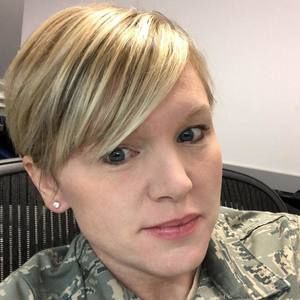 Meet your Posher, Leslie